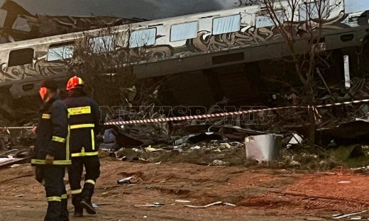 Σύγκρουση τρένων στα Τέμπη: 32 οι νεκροί και 53 τραυματίες νοσηλεύονται - Σε εξέλιξη απεγκλωβισμοί