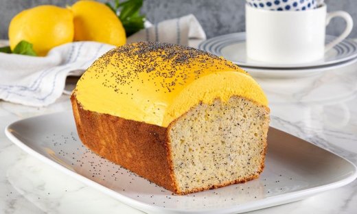 Ένα διαφορετικό αλλά πεντανόστιμο κέικ λεμόνι με frosting τυριού από τον Άκη Πετρετζίκη