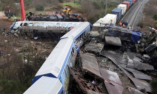 Τέμπη: Τα διεθνή ΜΜΕ για την ανείπωτη τραγωδία με τη σύγκρουση των δύο τρένων