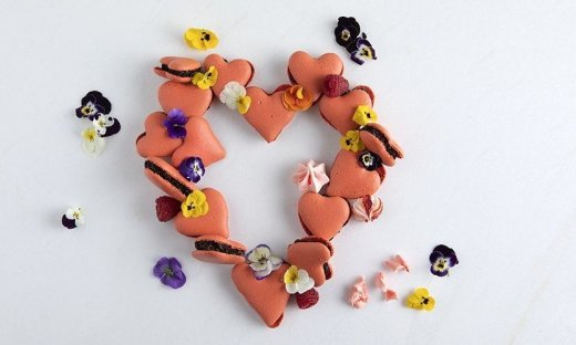 Μακαρόν καρδιά από τον Άκη Πετρετζίκη