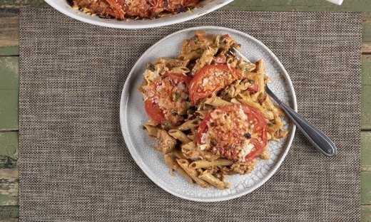 Μακαρονάδα με τόνο στον φούρνο από τον Άκη Πετρετζίκη