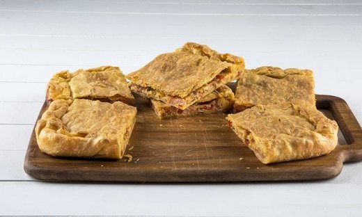 Γρήγορη ζαμπονοτυρόπιτα από τον Άκη Πετρετζίκη