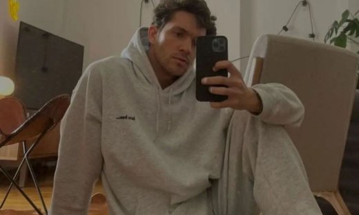 Μαύρο Ρόδο: Πλάνα από το σπίτι του Μιχαήλ Ταμπακάκη στο κέντρο της Αθήνας