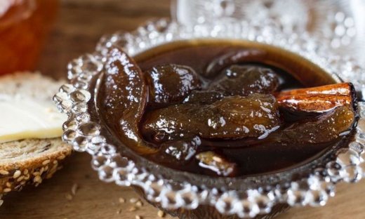 Γλυκό του κουταλιού αχλάδι με μπαχαρικά από τον Άκη Πετρετζίκη