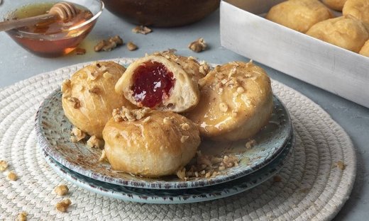 Τηγανίτες γεμιστές με μαρμελάδα από τον Άκη Πετερτζίκη