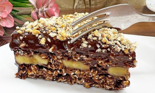 Νηστίσιμο γλυκό με τρία υλικά και χωρίς ψήσιμο