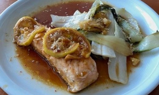 Η απόλυτη συνταγή για σολομό γλασέ με μέλι και σκόρδο- Γράφει η Majenco