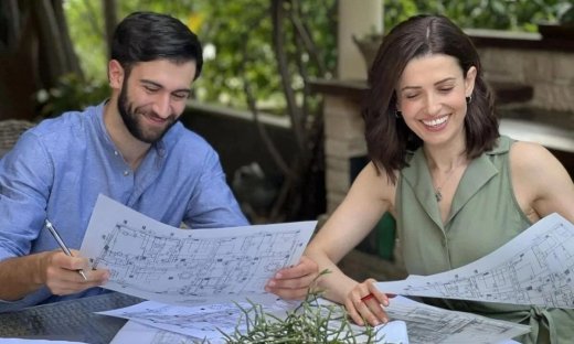 Η Γη της Ελιάς: Ο Άρης κρύβει ένα πακέτο με ναρκωτικά στο σπίτι της Εύας