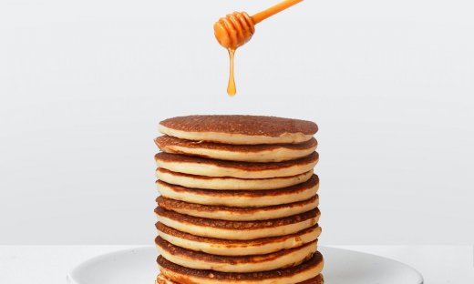 Πασχαλινά νηστίσιμα pancakes με καρότο και τριμμένη καρύδα