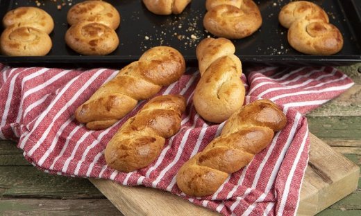 Κλασικά πασχαλινά κουλουράκια από τον Άκη Πετρετζίκη!