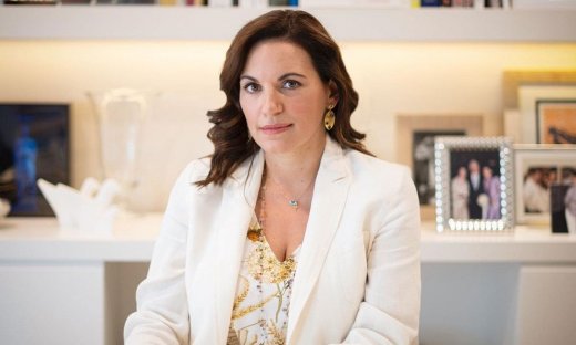 Τα ultra chic σύνολα που επέλεξε η Όλγα Κεφαλογιάννη στις φωτογραφίες με τα βαφτιστήρια της