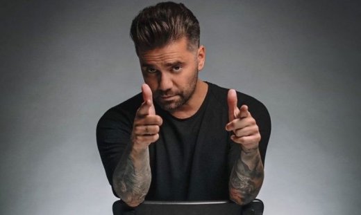 Δύσκολες ώρες για τον Θοδωρή Μαραντίνη! Εύχεται καλή Ανάσταση με ορό στο χέρι μέσα από το νοσοκομείο