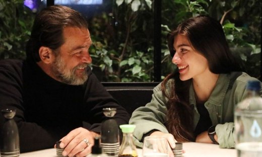 Κωνσταντίνος Καζάκος: Οι τέλειες φωτό του 53χρονου με την 26χρονη αγαπημένη του