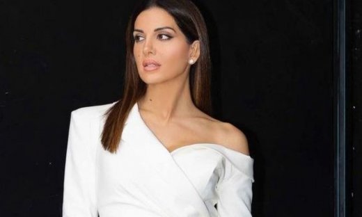 (Ξανα)ντύσαμε νύφη τη Σταματίνα Τσιμτσιλή:10 φορές που μας έδειξε το τέλειο outfit για πολιτικό γάμο