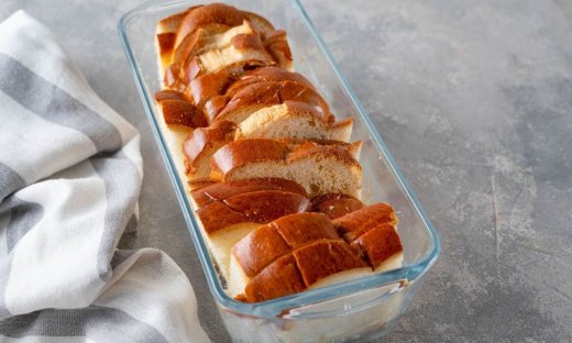 Φτιάξτε πουτίγκα βανίλιας από τα τσουρέκια που περίσσεψαν