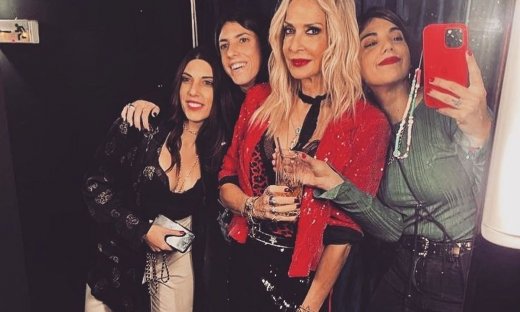 Αυτή είναι η 35χρονη ανιψιά της Άννας Βίσση που της μοιάζει σε εμφάνιση και ταλέντο