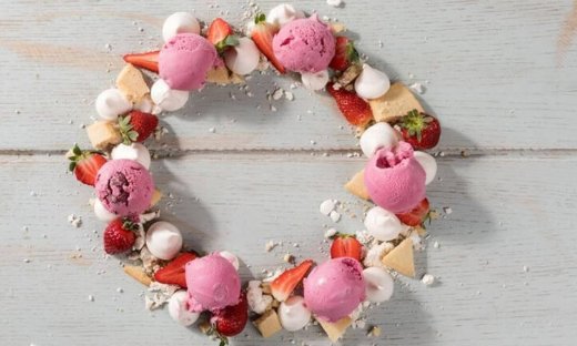 Βρώσιμο Πρωτομαγιάτικο στεφάνι από τον Άκη Πετρετζίκη