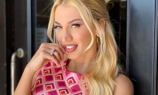 Η Κωνσταντίνα Σπυροπούλου μας δείχνει τα πιο κοντά μαλλιά της