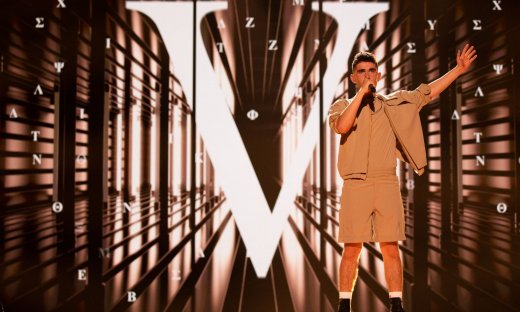 Αποκλειστικό βίντεο: Ο Victor Vernicos λίγο πριν ανέβει στη σκηνή της Eurovision για την πρόβα του