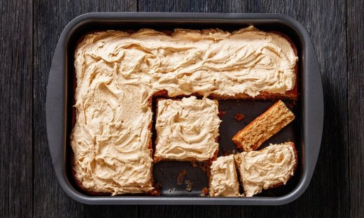 Κέικ με φυστικοβούτυρο χωρίς αυγά, βούτυρο και γάλα