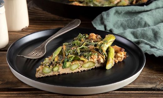 Φτιάξτε μια νόστιμη και υγιεινή ομελέτα με σπαράγγια όπως ο Άκης Πετρετζίκης