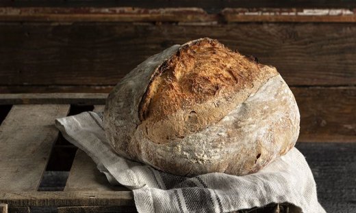 Χωριάτικο ψωμί από τον Άκη Πετρετζίκη