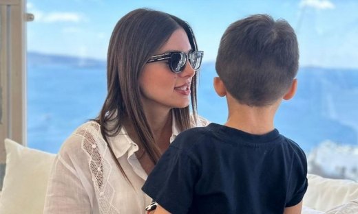 Σταματίνα Τσιμτσιλή: Με τον γιο της στο σχολείο της κόρης της
