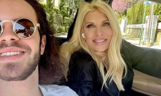 Το δώρο της Ελένης Μενεγάκη είναι η αγάπη του Άγγελου Λάτσιου