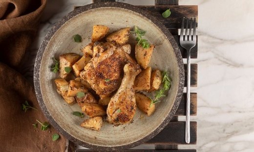 Κοτόπουλο λεμονάτο με πατάτες στο τηγάνι από τον Άκη Πετρετζίκη