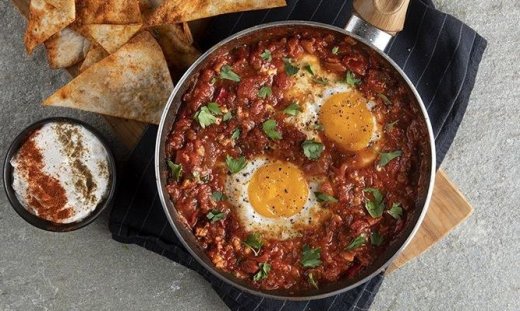 Shakshuka από τον Άκη Πετρετζίκη