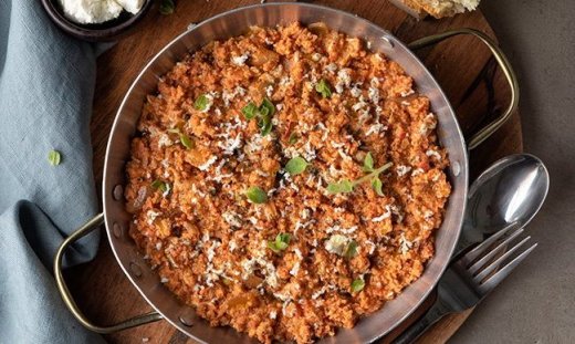 Καγιανάς με ξινομυζήθρα από τον Άκη Πετρετζίκη