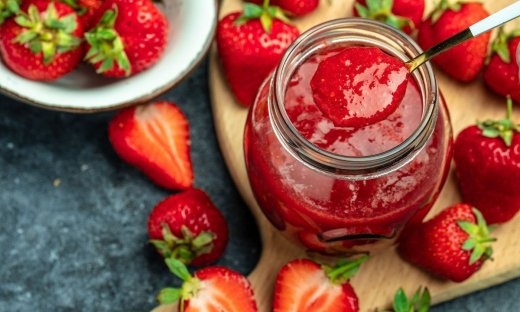 Μαρμελάδα φράουλα με 3 υλικά χωρίς ζάχαρη