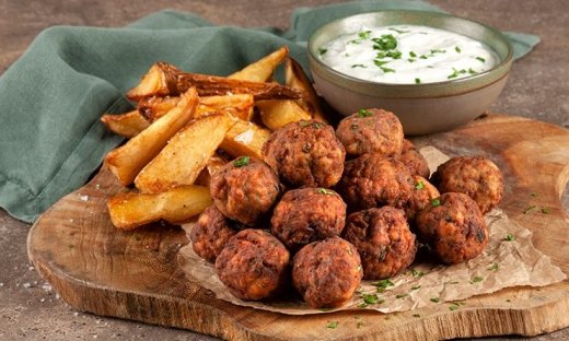 Η απόλυτη συνταγή! Κεφτεδάκια με πατάτες από τον Άκη Πετρετζίκη