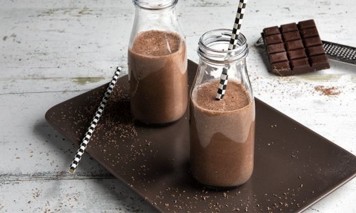 Smoothie μπανάνα από τον Άκη Πετρετζίκη