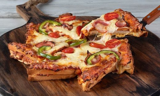 Πίτσα express από τον Άκη Πετρετζίκη!