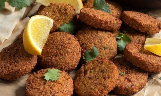 Παραδοσιακά φαλάφελ από τον Άκη Πετρετζίκη