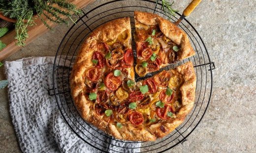 Galette με φέτα και ντοματίνια από τον Άκη Πετρετζίκη!