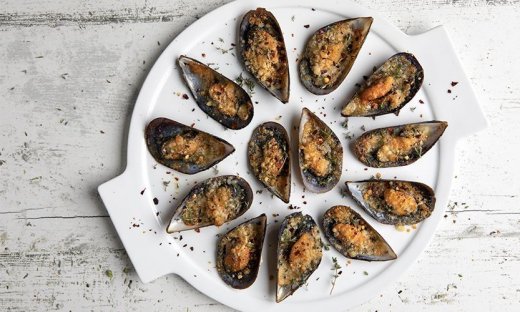 Μύδια Προβενσάλ από τον Άκη Πετρετζίκη