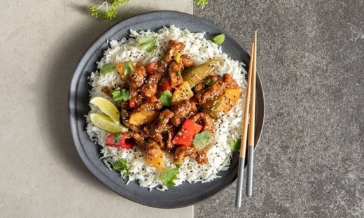 Γλυκόξινο χοιρινό με ανανά από τον Άκη Πετρετζίκη