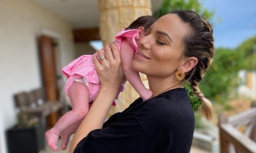 Ιωάννα Μαλέσκου: Η μητρότητα της πάει πολύ! Νέες φώτο με το μωρό