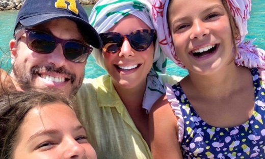 Πλάνα από το σπίτι του μεγαλύτερου γιου του Γιάννη Πάριου, Χάρη: Η μονοκατοικία και τα γενέθλια