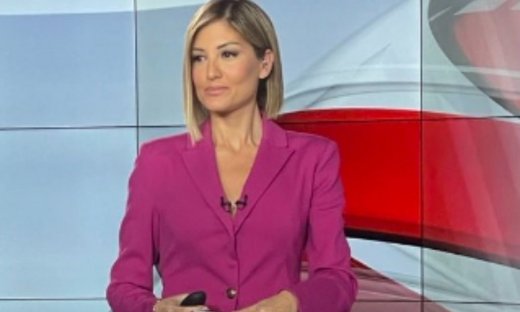 Η Ράνια Τζίμα με το νέο της look και αθλητικό σορτσάκι στο γυμναστήριο