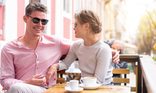 Κριός, Λέων, Τοξότης: Πώς φλερτάρουν, τι ατάκες λένε, τι σκέφτονται;