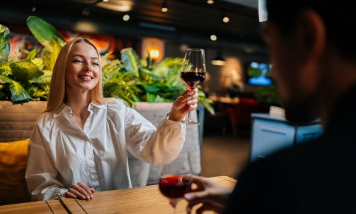 Μη σε παρασύρουν! Αυτά τα ζώδια και μια κάβα να πιουν, δε μεθάνε!