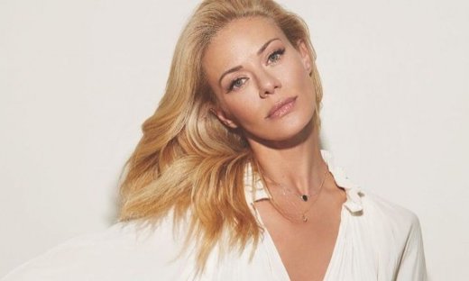 Στην αμακιγιάριστη φωτογραφία της Ζέτας Μακρυπούλια σχολίασε η Μπέττυ Μαγγίρα