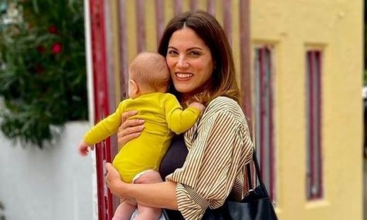 Η κόρη της Συνατσάκη με μαγιό και οι φανς ξετρελάθηκαν με την Ολίβια