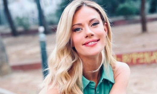 Την κοίταζε όλη η Επίδαυρος: Το look της Ζέτας Μακρυπούλια που λατρεύτηκε για πολλούς λόγους