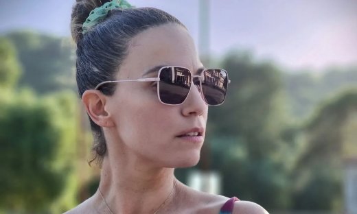 Κατερίνα Στικούδη: Οι εντυπωσιακές φωτό με μπικίνι και οι αγκαλίτσες με το παιδί της