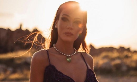 Η αλλαγή που έκανε στα μαλλιά της η Ήβη Αδάμου την κολακεύει ακόμα περισσότερο