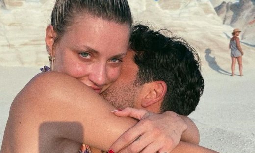 Στο #couplegoals βίντεο της Γαρυφαλλιάς με τον Χρήστο Μάστορα ο αδερφός της έκανε ένα παραπονάκι